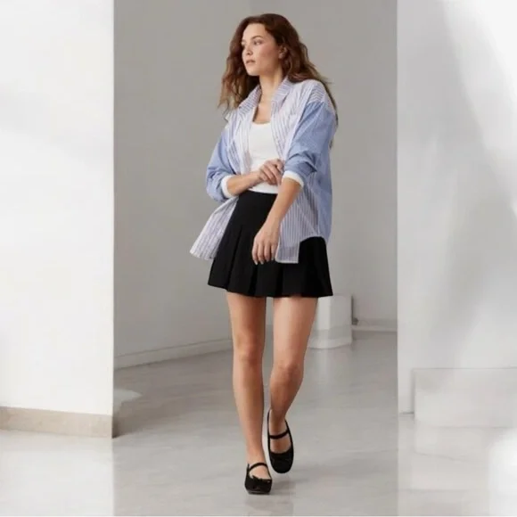 American Eagle Womens Core Perfect Button Down Shirt in Blue White Stripe Mix - Picture 2 of 8